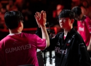 九游体育-关于Faker回归赛场，惊险取胜首场状态亮眼，皇家马德里观众沸腾！的信息