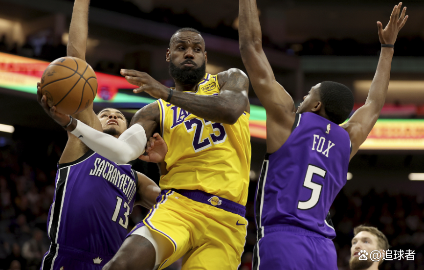 包含詹姆斯在加拿大队比赛中绝杀，关键助攻引发热议！的词条