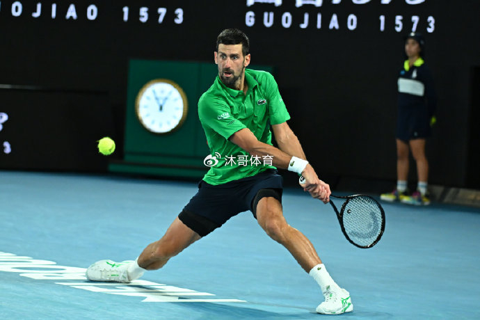 德约科维奇巅峰对决，詹姆斯与90激战DWG分钟，爆冷胜负难料！的简单介绍