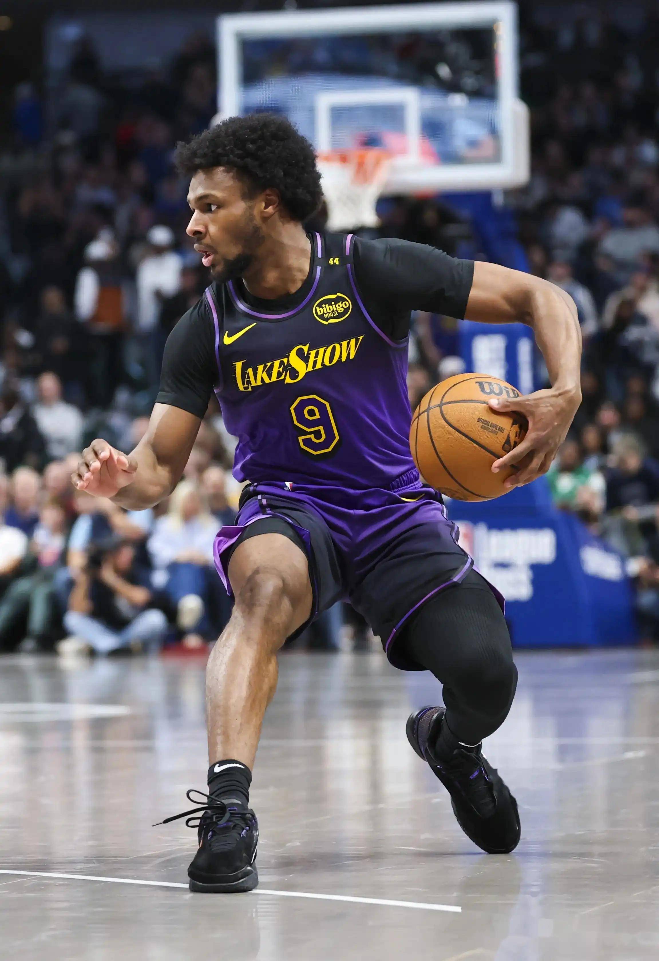 德布劳内新星关键助攻表现惊艳，雄鹿未来可期！的简单介绍