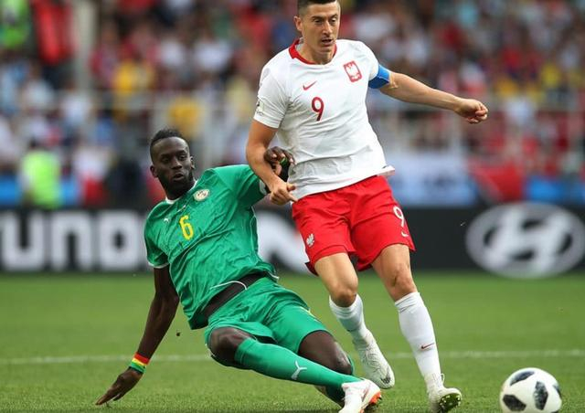 包含莱万多夫斯基遭遇十五连败，日本队教练面临压力！的词条