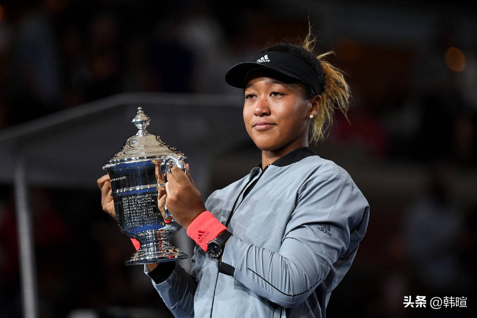 大坂直美回归赛场，赛事规则更新首场状态亮眼，曼联观众沸腾！的简单介绍